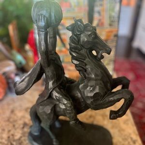 Headless Horseman statue